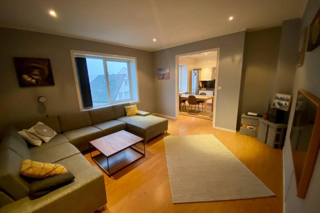 Nice And Central Apartment In Quiet Area Ålesund Exterior foto
