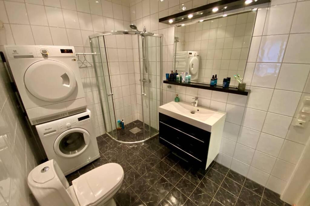 Nice And Central Apartment In Quiet Area Ålesund Exterior foto